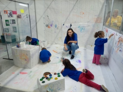 Crianças de 0 a 3 anos participam de feira de iniciação científica